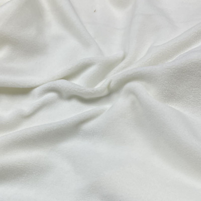 Микрофлис белый (250 GSM) 2