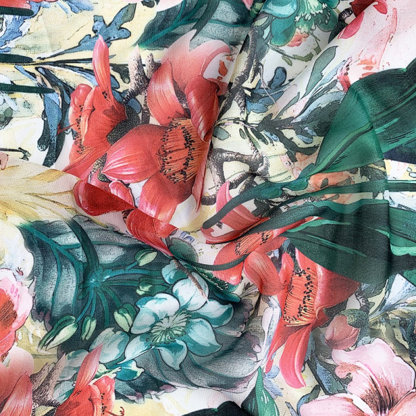 Ткань шифон винди принт (зеленые листья) (арт. 8508) fauna & flora print на кремовом фоне яркие зеленые листья и цветы ✔ Цена от